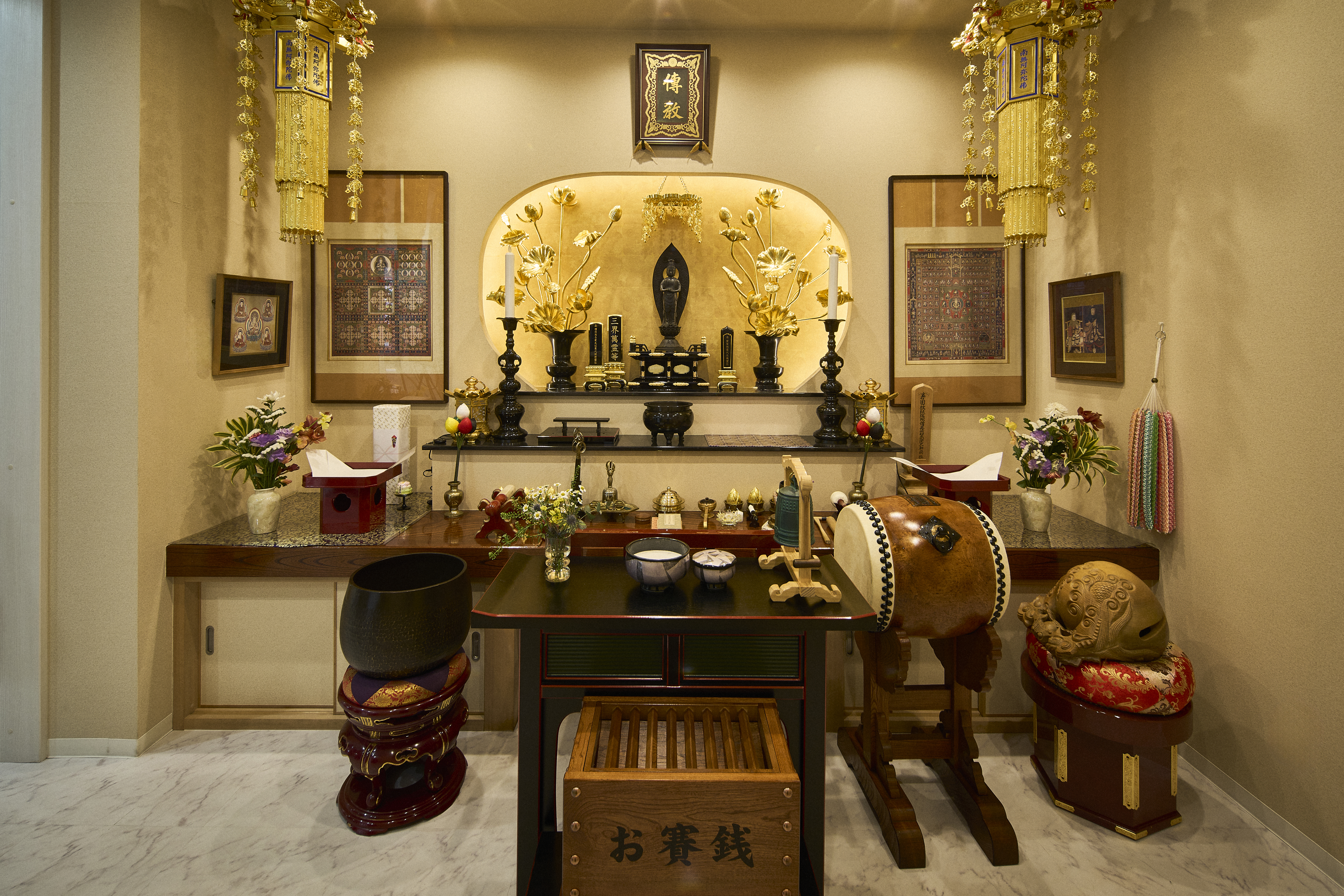 室内納骨堂の法要室